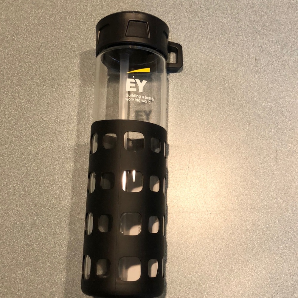 Sweda USA Glass Water Bottle